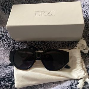 Dezi Charge it sunglasses